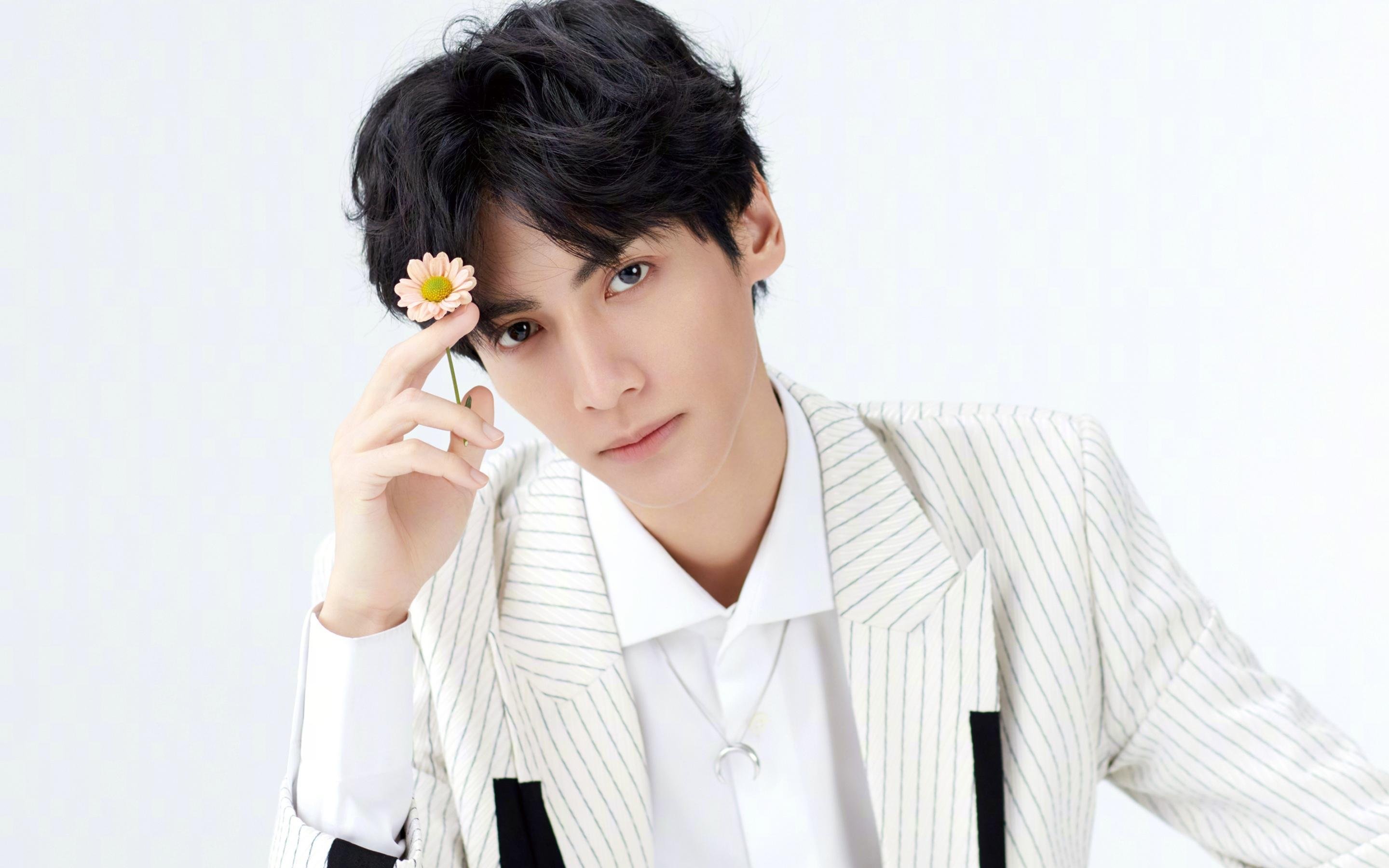 熊猫体育平台-球队是否安排固定站位应对边线球战术变化，球队中的位置