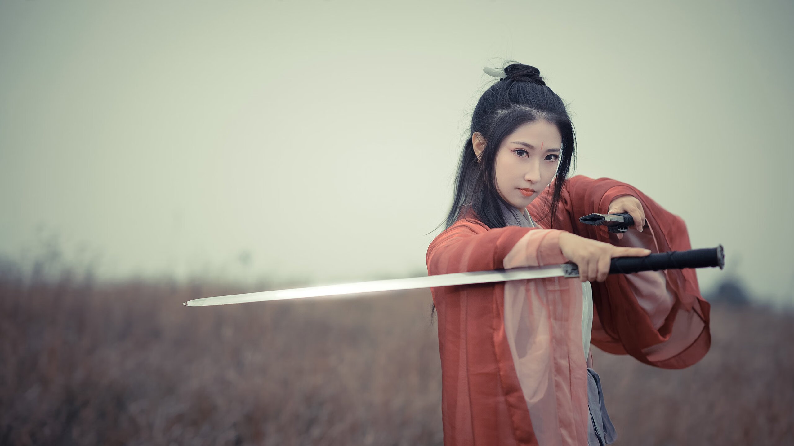 熊猫体育官网-跨界合作推出足球主题的文创产品，市场反响热烈，足球文化创意秀